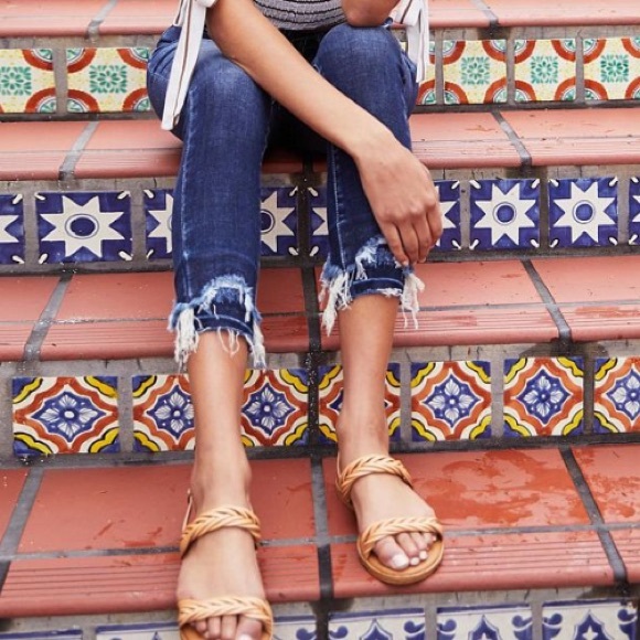 Faryl tan braided two strap sandals! Size 9.5! - Picture 3 of 9